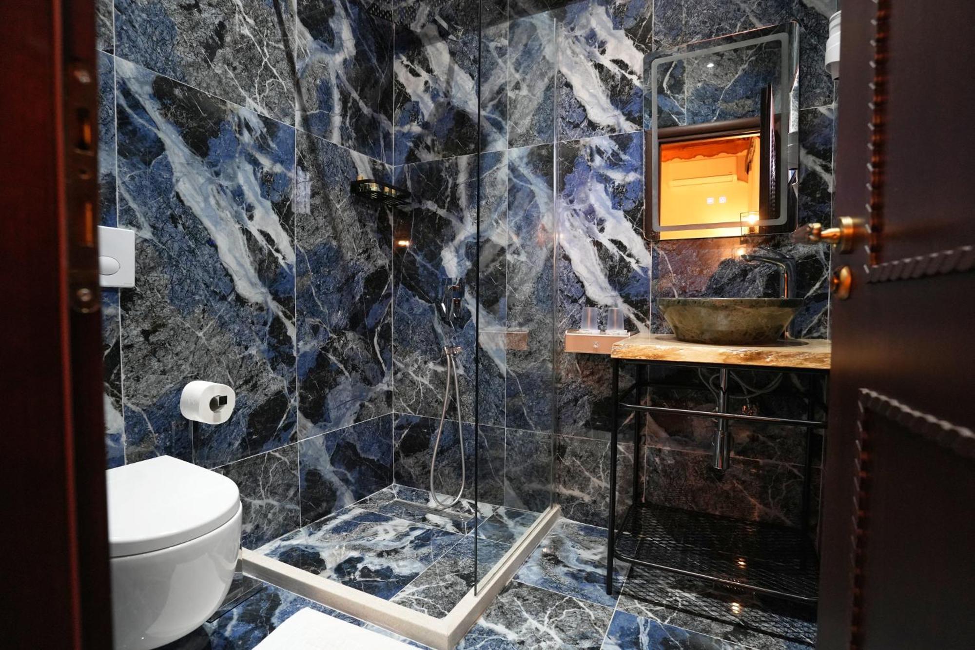 City Street Hotel Gjirokaster Ngoại thất bức ảnh