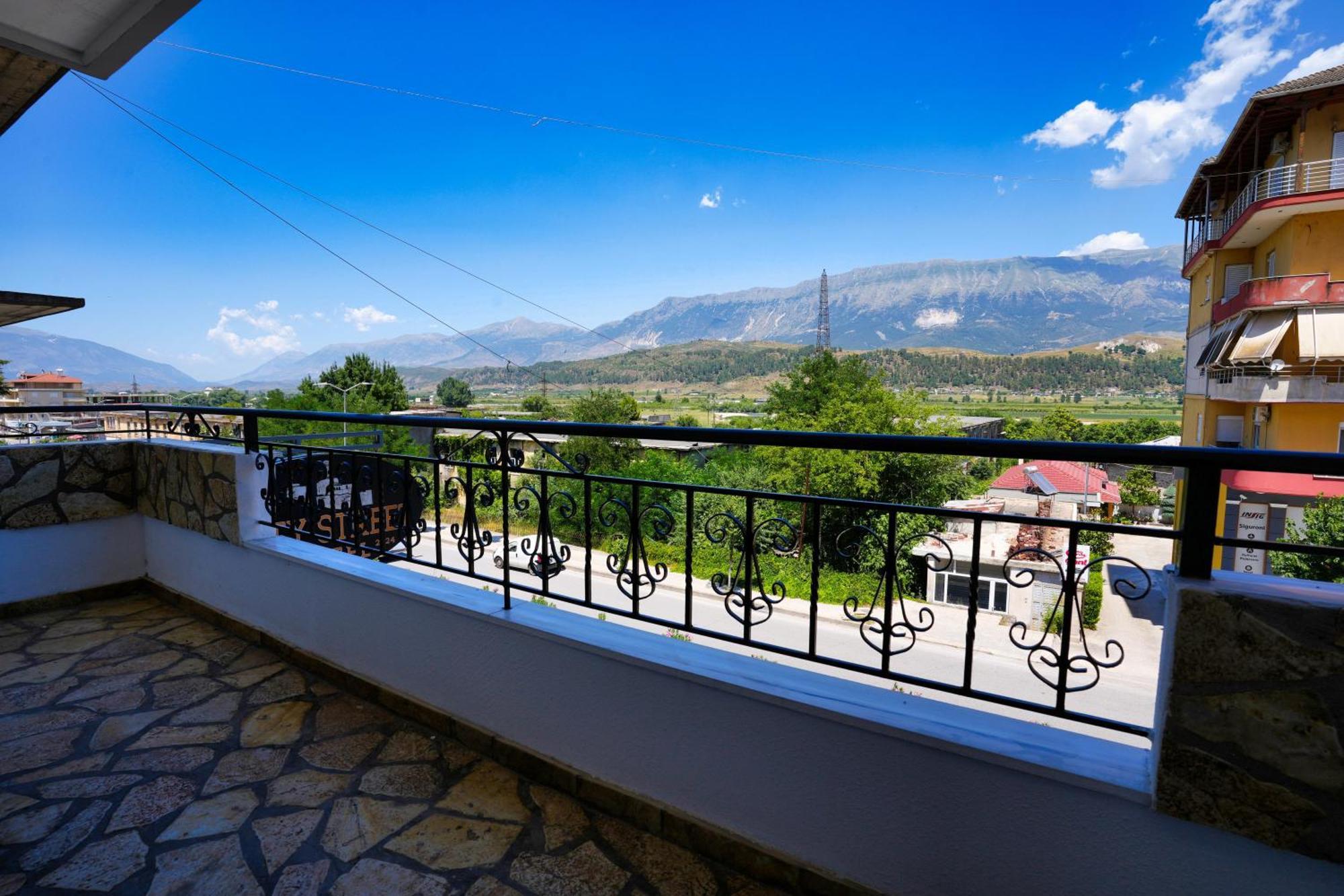 City Street Hotel Gjirokaster Ngoại thất bức ảnh