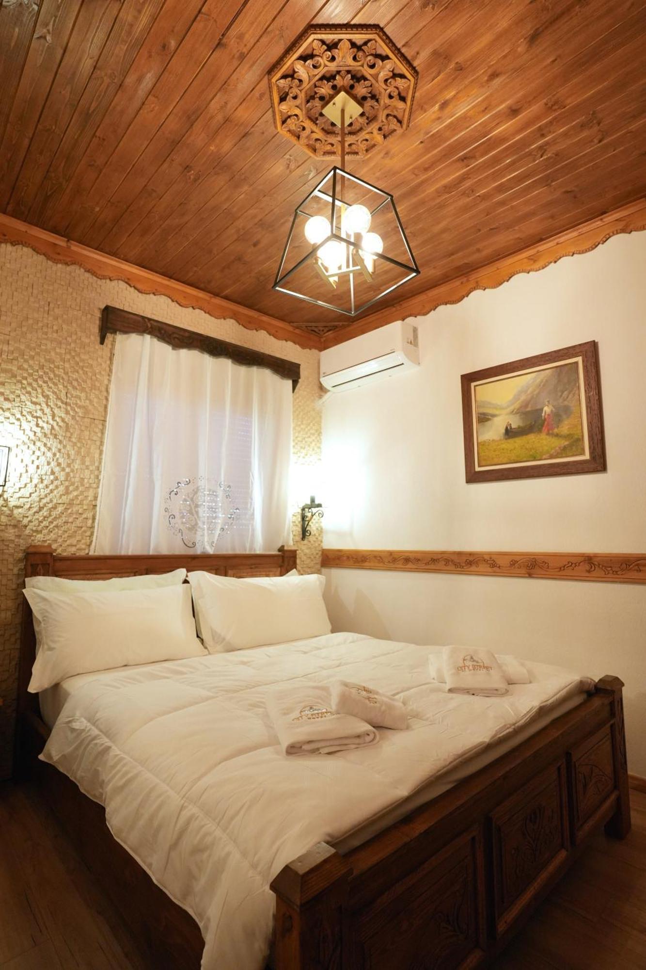City Street Hotel Gjirokaster Ngoại thất bức ảnh