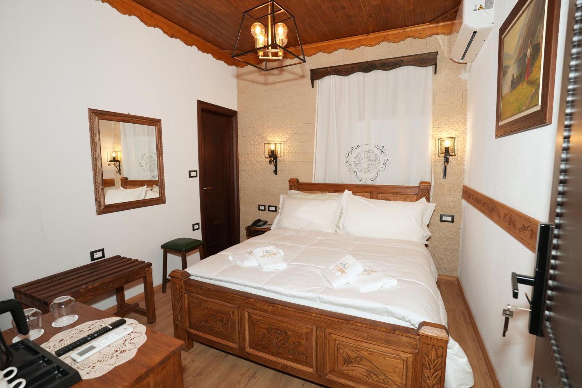 City Street Hotel Gjirokaster Ngoại thất bức ảnh