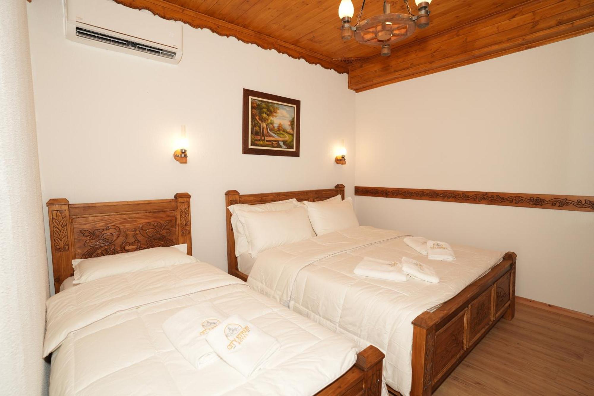 City Street Hotel Gjirokaster Phòng bức ảnh