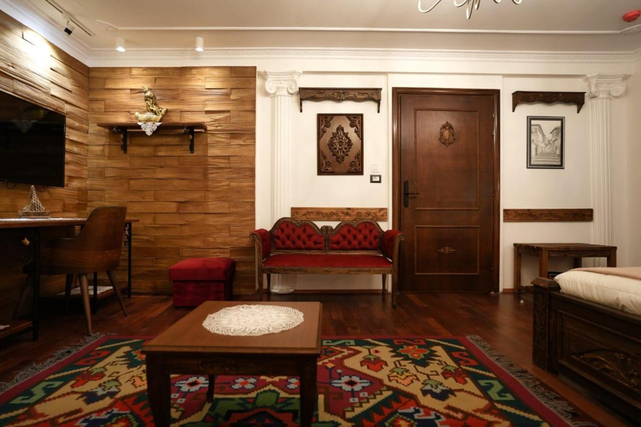 City Street Hotel Gjirokaster Ngoại thất bức ảnh