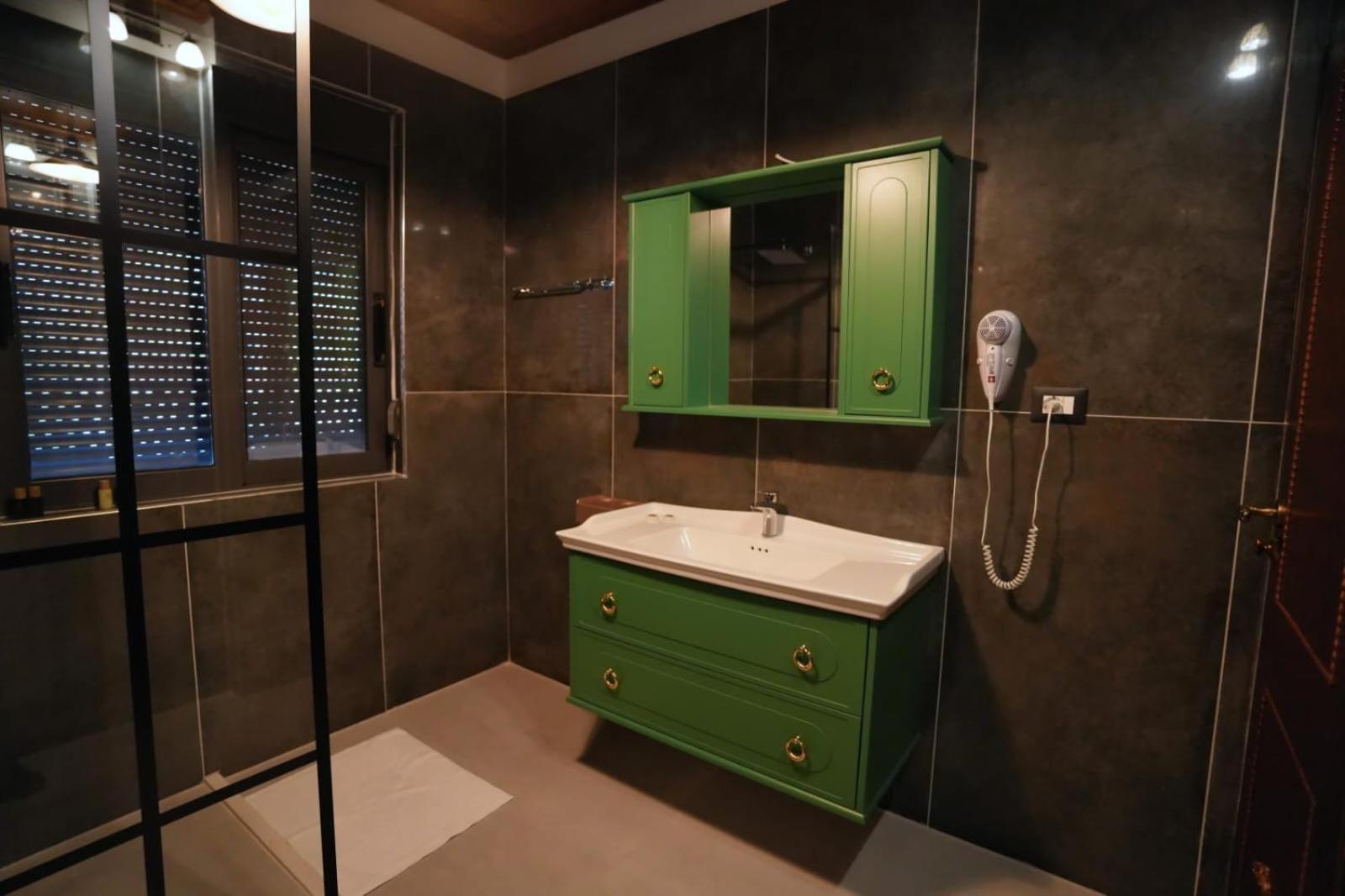City Street Hotel Gjirokaster Ngoại thất bức ảnh