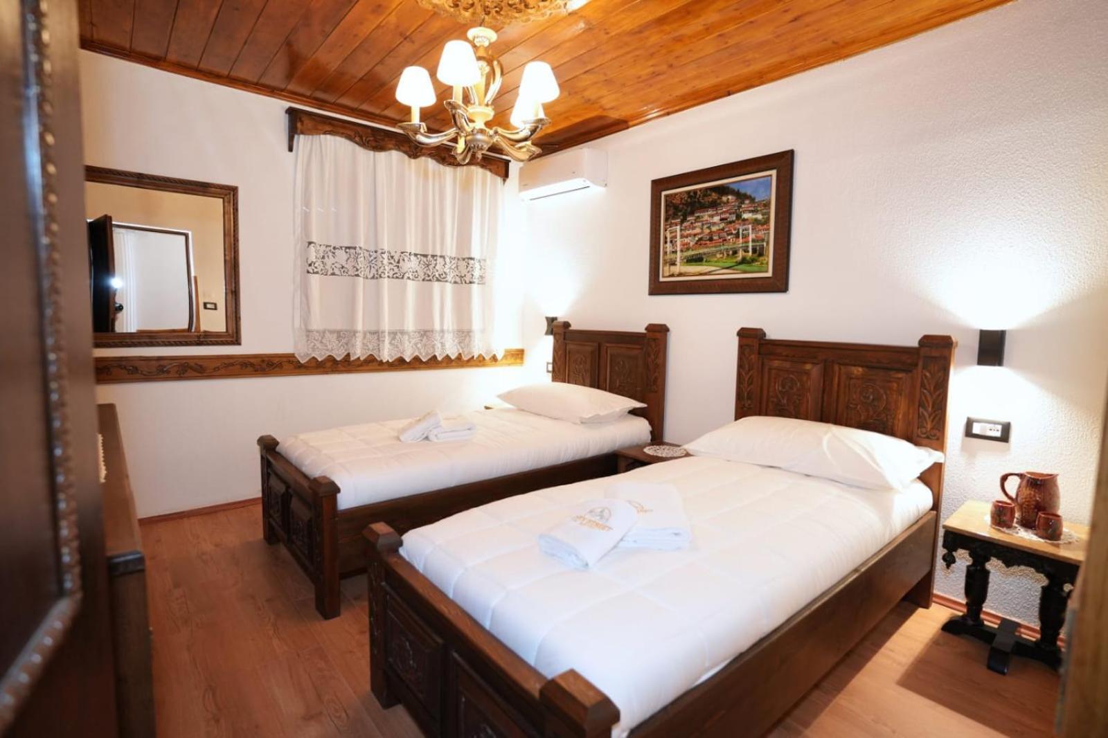City Street Hotel Gjirokaster Ngoại thất bức ảnh