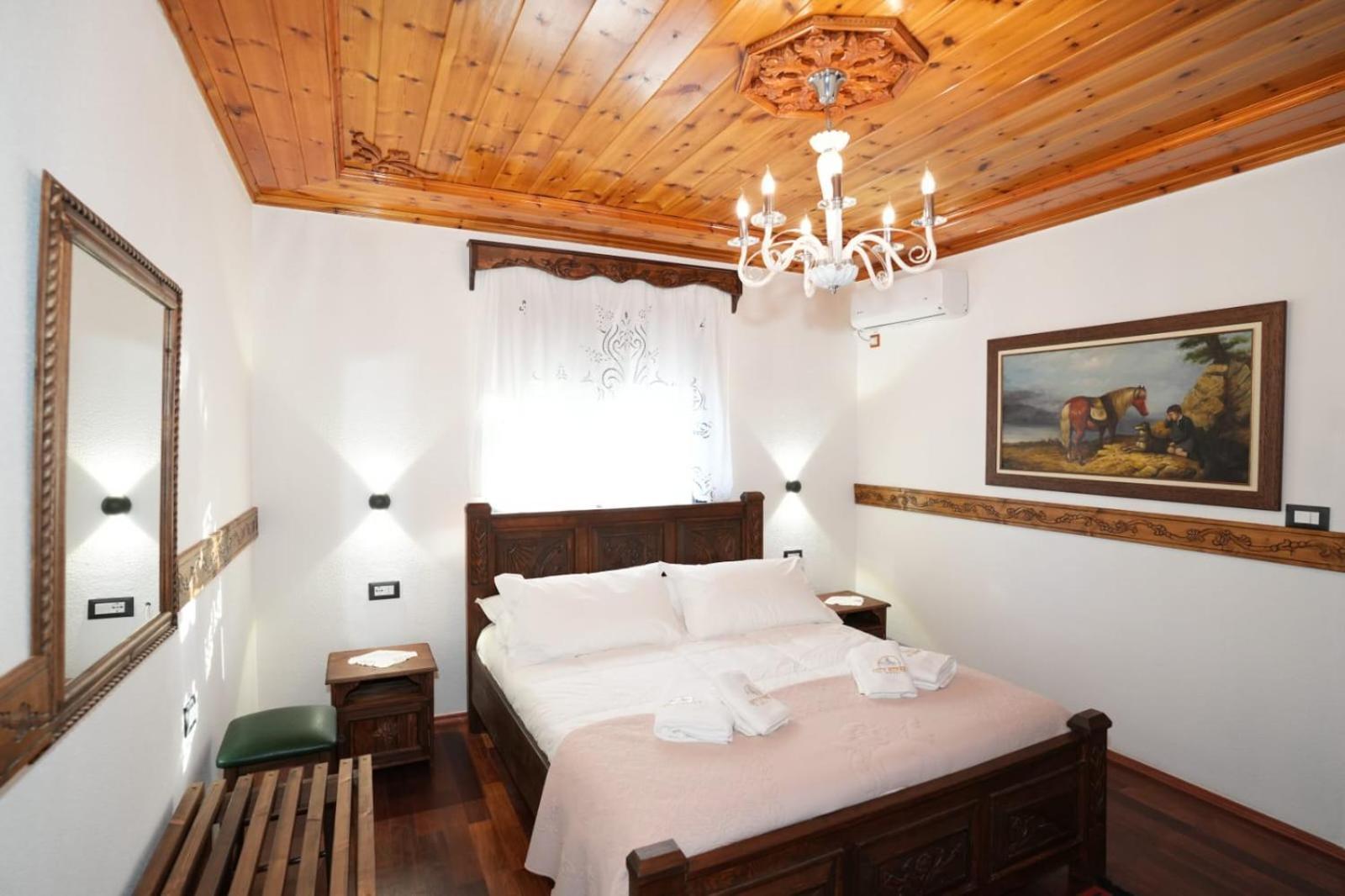 City Street Hotel Gjirokaster Ngoại thất bức ảnh