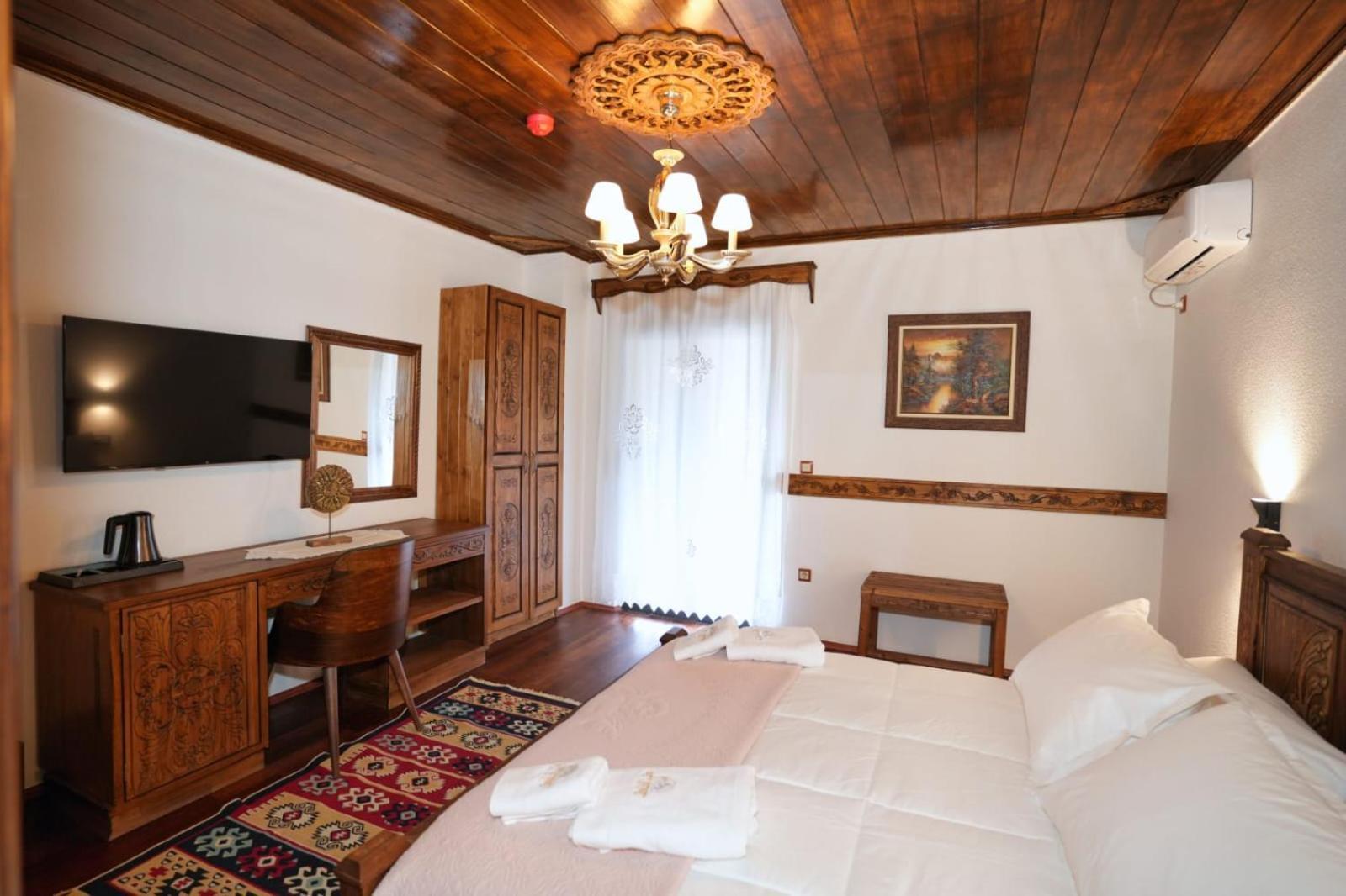City Street Hotel Gjirokaster Ngoại thất bức ảnh