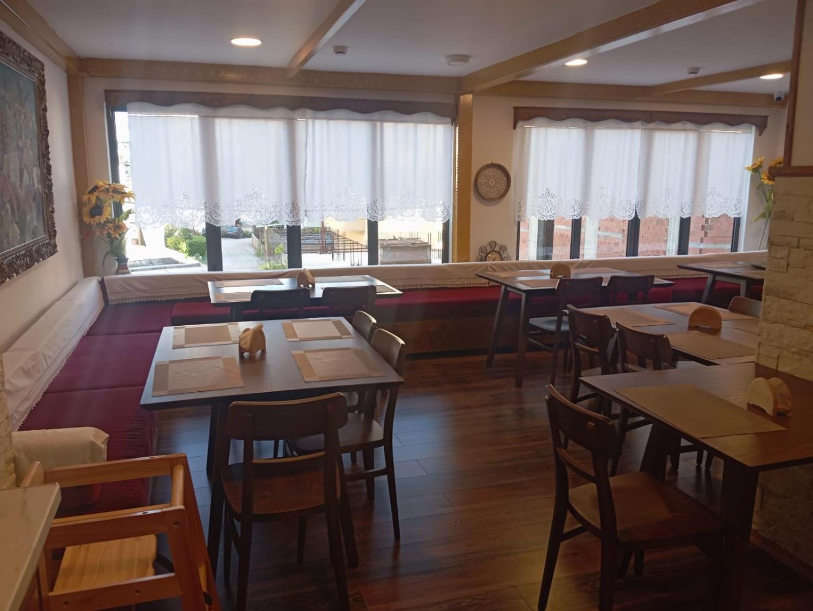 City Street Hotel Gjirokaster Ngoại thất bức ảnh